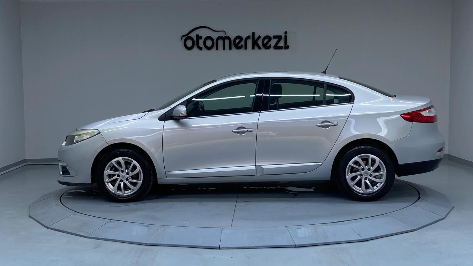 RENAULT FLUENCE 23